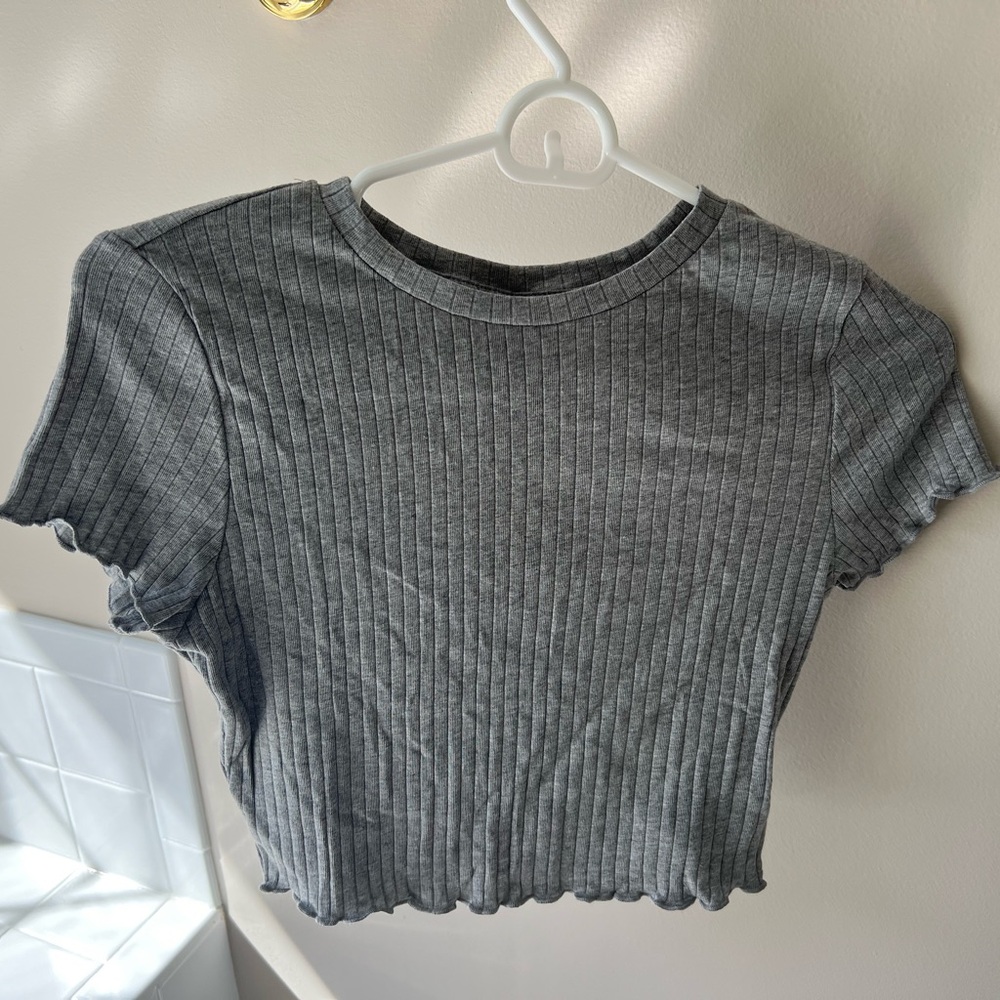 Cropped gray shirt size S in womans
